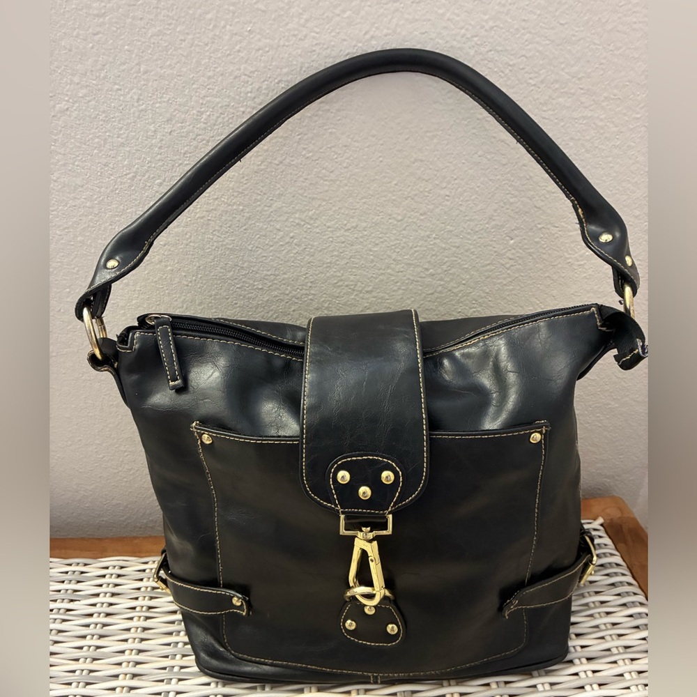 Vintage Tianni Black Genuine Leather Shoulder Bag Gold Hardware Y2K Zipped Purse